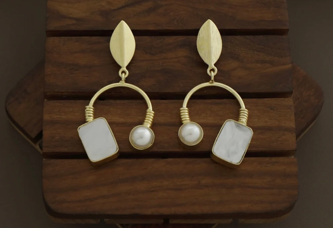 Mother of pearl drop down earrings