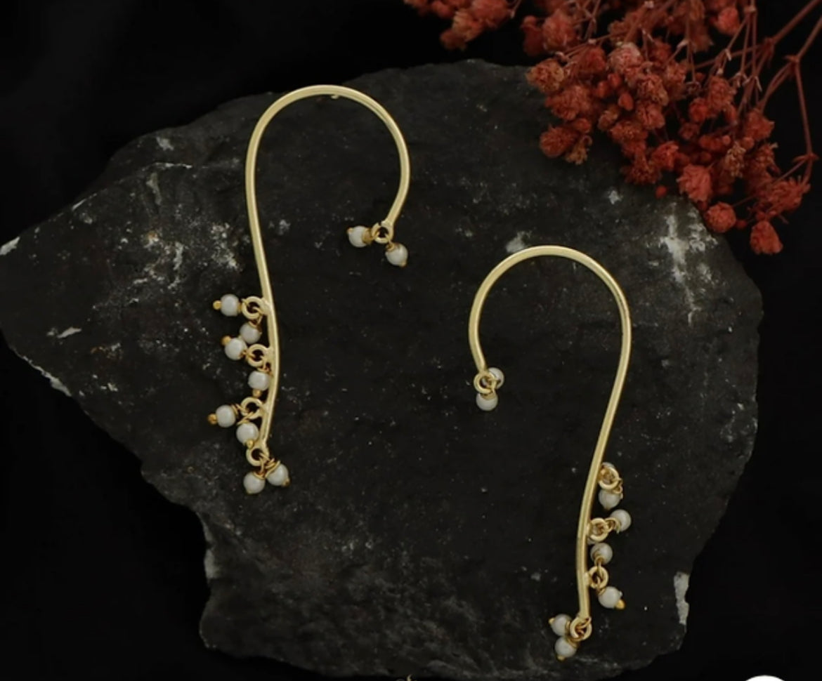 Curvy cluster earrings